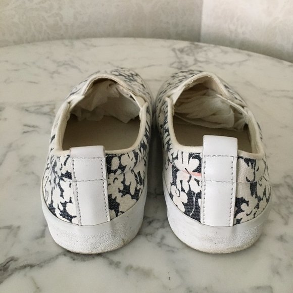 GAP Navy Floral Canvas Slip-On Sneakers 6.5M EUC - Picture 3 of 7